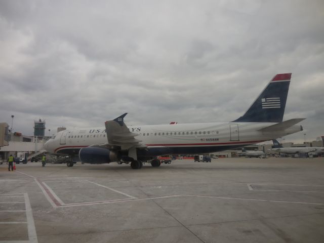 Airbus A320 (N654AW)