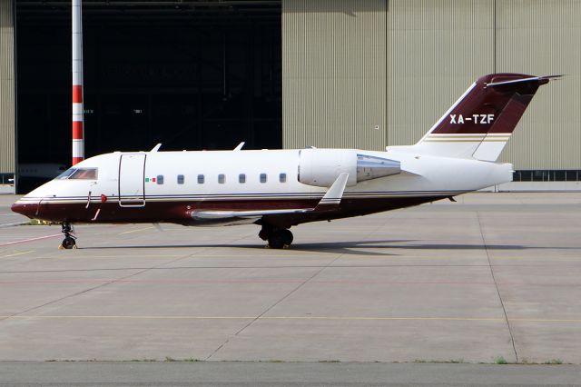 Canadair Challenger (XA-TZF)