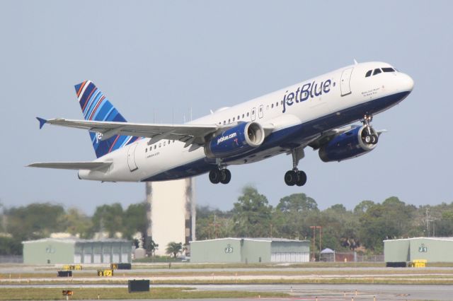 Airbus A320 (N526JL) - Jet Blue Flight 346 departs from Runway 14 at Sarasota-Bradenton International Airport