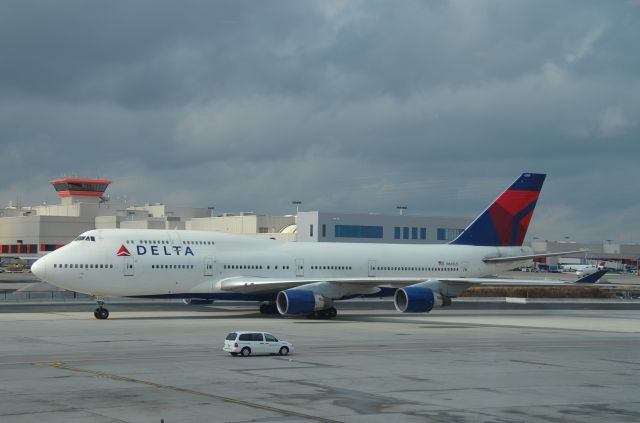 Boeing 747-200 (N669US)