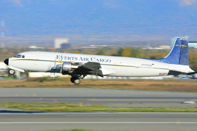 Douglas DC-6 (N747CE)