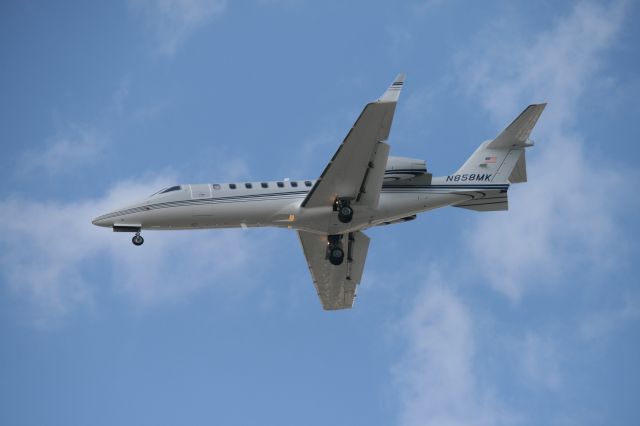 Hawker 800 (N858MK)