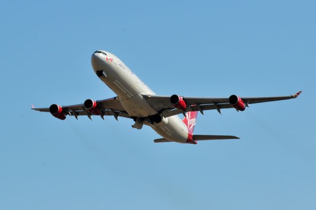 Airbus A340-300 (G-VSUN) - 2015/2/1