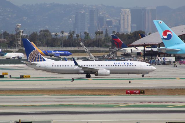 Boeing 737-900 (N75425)