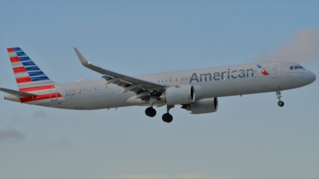 N451AN — - Arriving from Phoenix(Sky Harbor Intl.){KPHX}