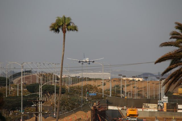 BOEING 787-10 Dreamliner (N12006)