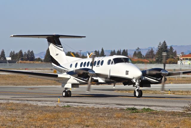 Beechcraft Super King Air 350 (N575RD)