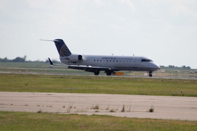 Canadair Regional Jet CRJ-200 (N869AS)