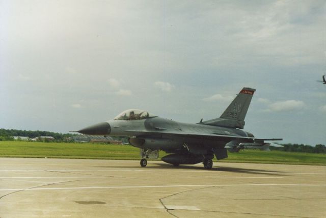 Lockheed F-16 Fighting Falcon (84-0292) - F-16C