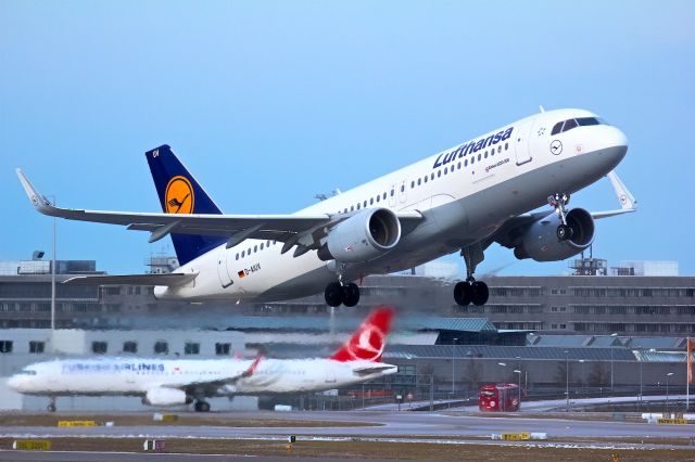 Airbus A320 (D-AIUV)