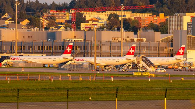 Airbus A321 (HB-IOM)