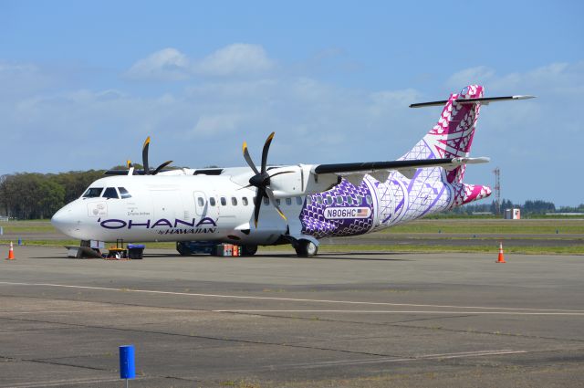 ALENIA Surveyor (ATR-42-500) (N806HC) - Resting on the ramp after arriving the evening prior as SXA654 from Honolulu. The second 'Ohana by Hawaiian ATR-42-500 to pass through McMinnville (KMMV/MMV) in under a month! Getting ferry tanks removed before continuing on to Coeur D'Alene, Idaho for storage and maintenance by Empire Airlines. Opportunity made possible due to the suspension of the 'Ohana by Hawaiian service due to the repercussions from the pandemic.