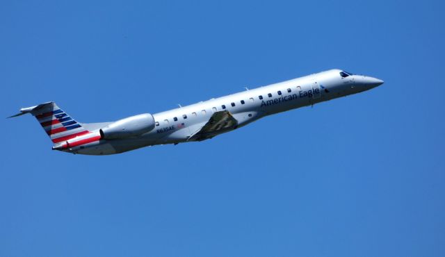 Embraer ERJ-145 (N635AE) - Shown here on departing is an American Airlines Eagle Embraer ERJ-145 in the Summer of 2018.