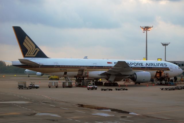 Boeing 777-200 (9V-SVL)