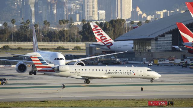 Canadair Regional Jet CRJ-700 (N718SK) - Taxiing to gate at LAX