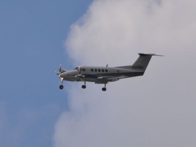 Beechcraft Super King Air 200 (N123ML)