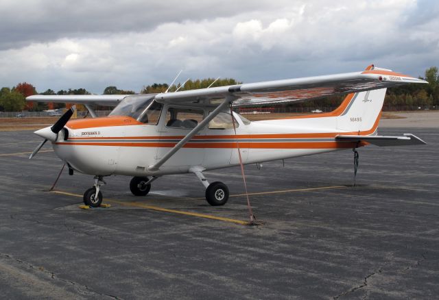 Cessna Skyhawk (N64915) - The backbone of the GA fleet.