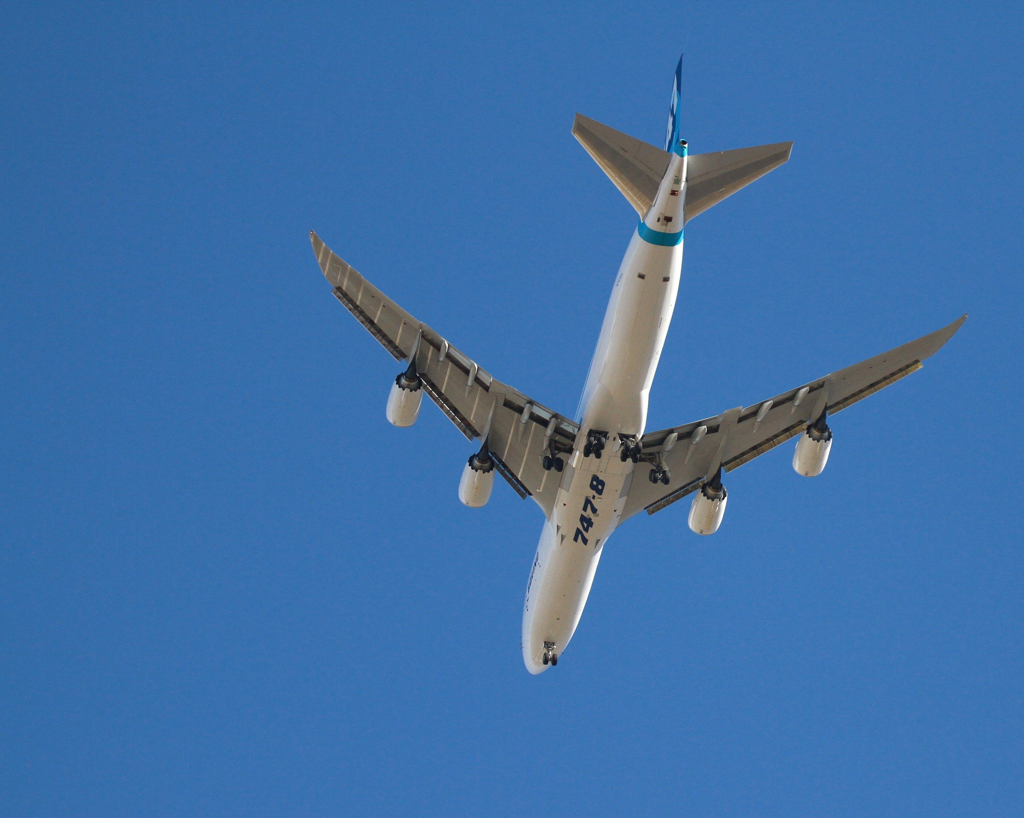 Boeing 787-8 (N787FT) - Boeing 747-B doing test flights from SCLA. It flew right over my house when I took this photo.