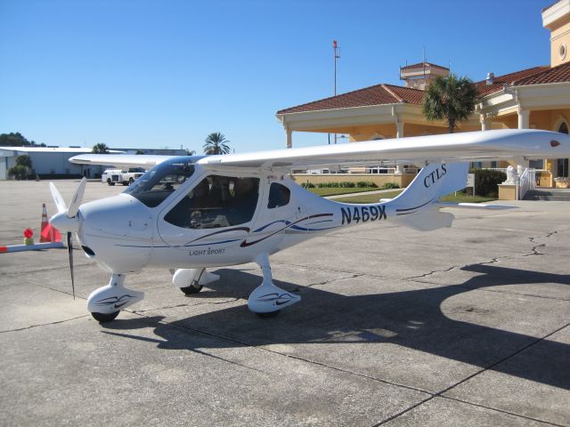 Dassault Falcon 10 (N469K)