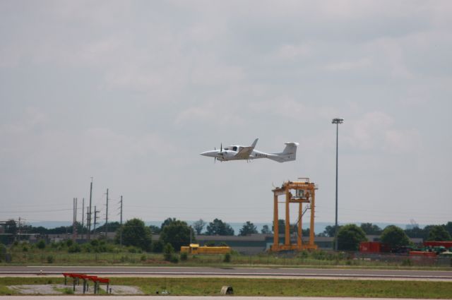 Diamond Twin Star (N147TS) - First take-off on 18L-36R after 8 month re surface.