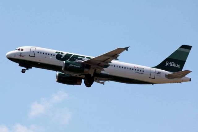 Airbus A320 (N746JB) - New York Jets Livery * Taken On 07-17-2011
