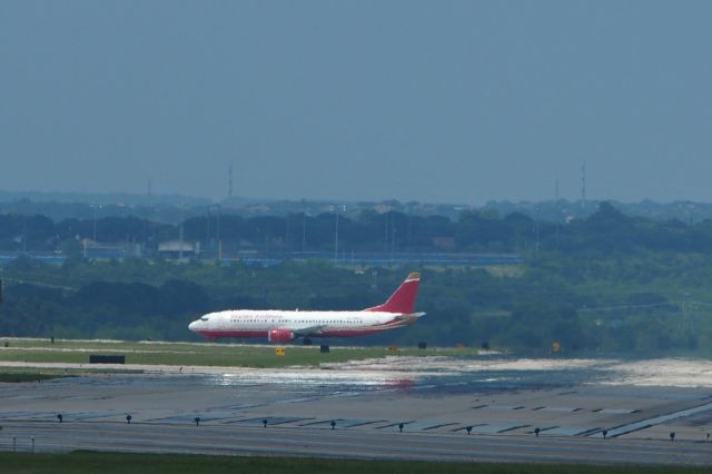 Boeing 737-700 (N742VA)