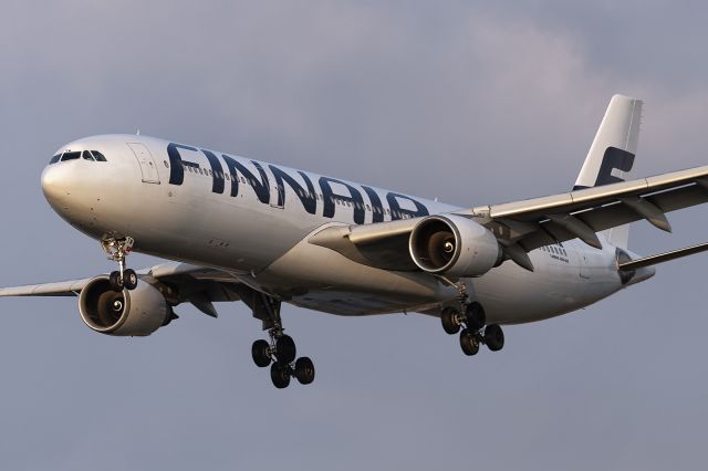 Airbus A330-300 (OH-LTM) - 20th March, 2022: On short finals to runway 27L at London Heathrow.