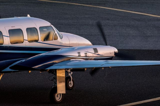 Piper Navajo (N16YP)