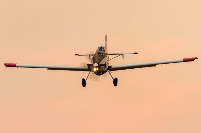 Air Tractor AT-802 (T831) - Aero Tech Air Tractor AT-802 (N166LA) on final for runway 8 at the Idaho County Airport in Grangeville after a fire mission. Shot from just off the end of the runway.
