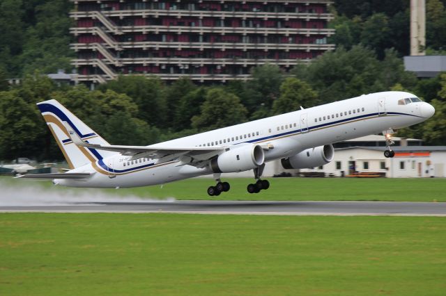 Boeing 757-200 (SX-RFA)