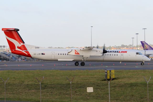 de Havilland Dash 8-400 (VH-LQB)