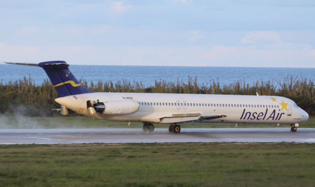 McDonnell Douglas MD-83 (PJ-MDB)