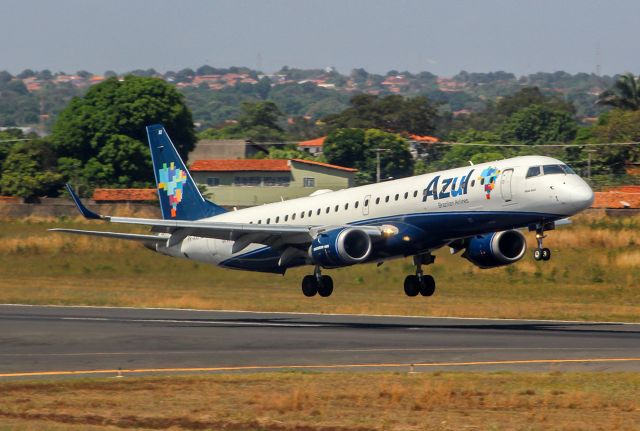 EMBRAER 195 (PR-AXI)