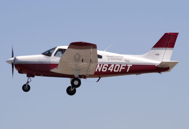 Piper Cherokee (N640FT)