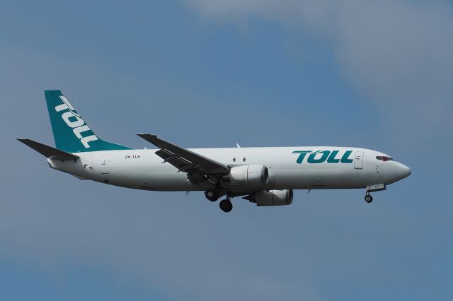 BOEING 737-400 (ZK-TLK) - Boeing 737-476 (SF) cn 24434_1912. Toll ZKTLK final rwy 21 YPPH 30 July 2022