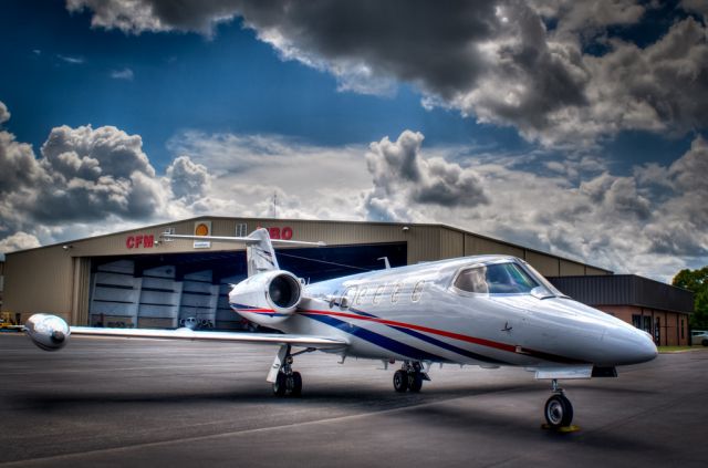 Learjet 35 (N701DA)