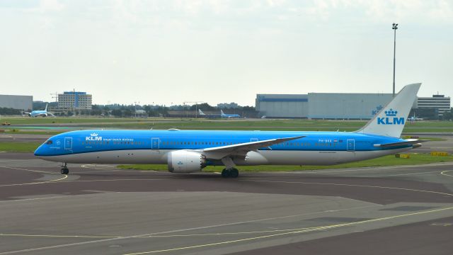 BOEING 787-10 Dreamliner (PH-BKK) - KLM Boeing 787-10 Dreamliner PH-BKK in Amsterdam 