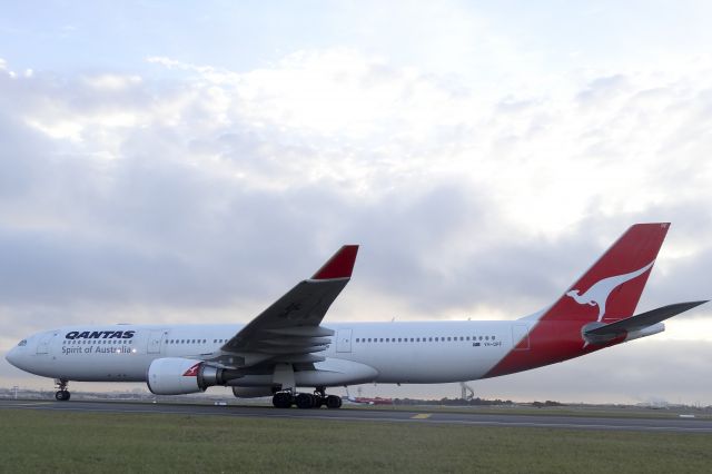 Airbus A330-300 (VH-QPF)