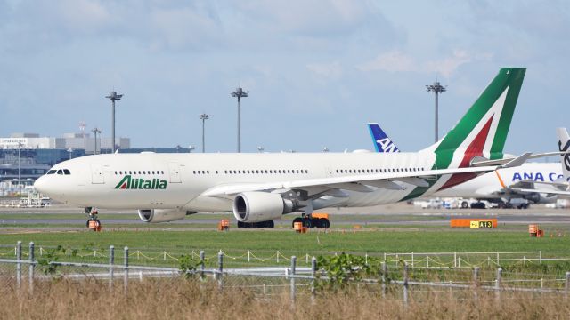 Airbus A330-200 (EI-EJI)