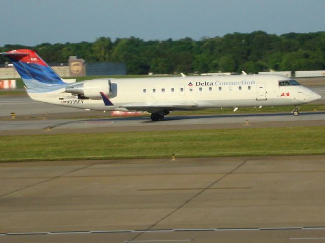 Canadair Regional Jet CRJ-200 (N935EV)