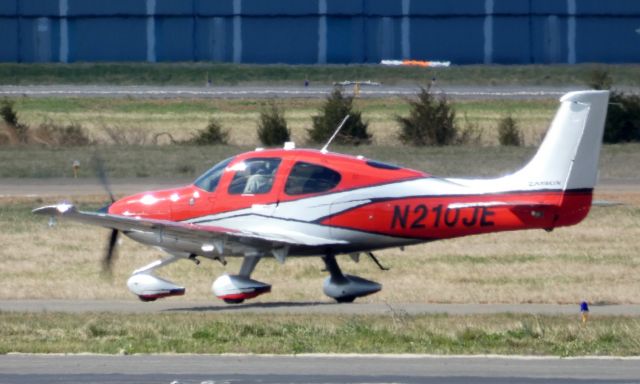 Cirrus SR-22 (N210JE) - 2016 Cirrus just taking off, spring 2021.