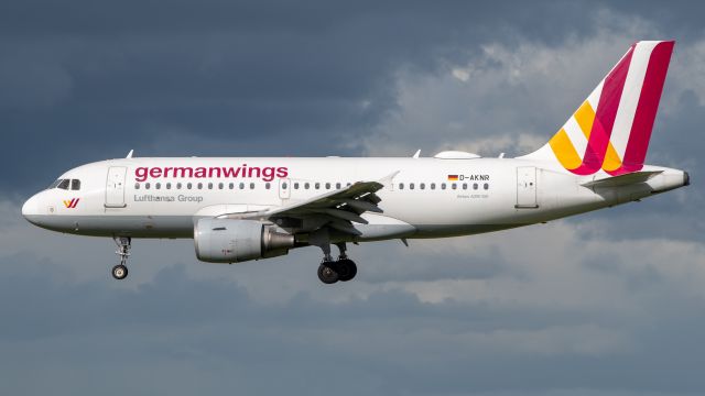 Airbus A319 (D-AKNR)