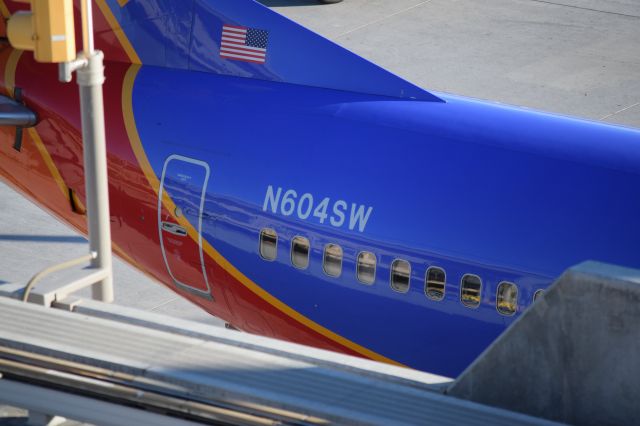 Boeing 737-700 (N604SW) - Loading up here at Phoenix Sky Harbor(1.24.2015)