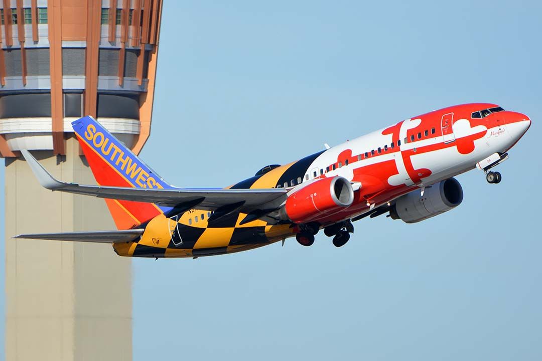 Boeing 737-700 (N214WN) - Southwest Boeing 737-7H4 N214WN Maryland One at Phoenix Sky Harbor on January 19, 2016. It first flew on July 7, 2005. Its construction number is 32486. It was delivered to Southwest on June 7, 2005.