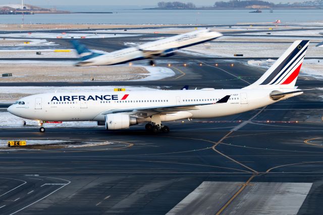 Airbus A330-300 (F-GZCF)