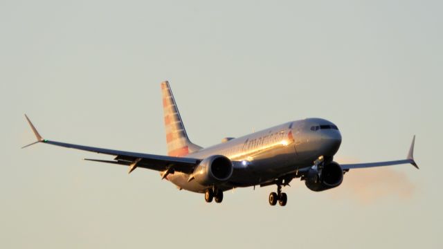 Boeing 737-800 (N315RJ)