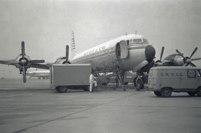 Douglas DC-7 (D-ABAR) - Südflug DC-7C in 1966 at Düsseldorf (EDDL)