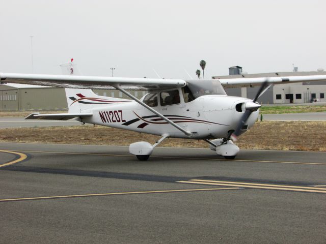 Cessna Skyhawk (N1120Z) - Taxiing to RWY 24