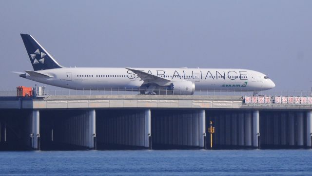 BOEING 787-10 Dreamliner (B-17812)
