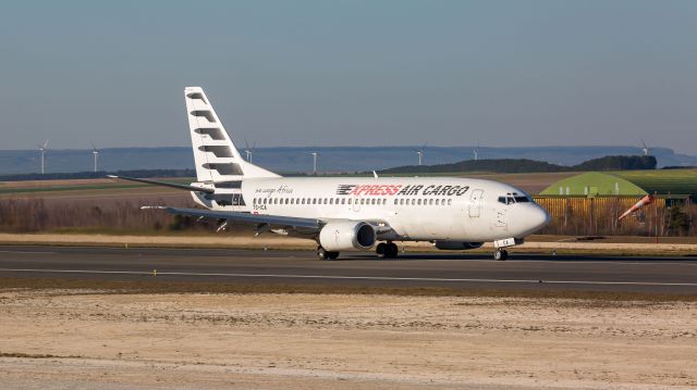 Boeing 737-700 (TS-ICA)
